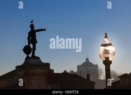 Mercado Ferreira Borges Denkmal außerhalb Palácio da Bolsa – Börse Palast in Porto, Portugal, Europa Stockfoto