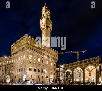 Lange Exposition des Palazzo Vecchio, Florenz in der Nacht. Stockfoto