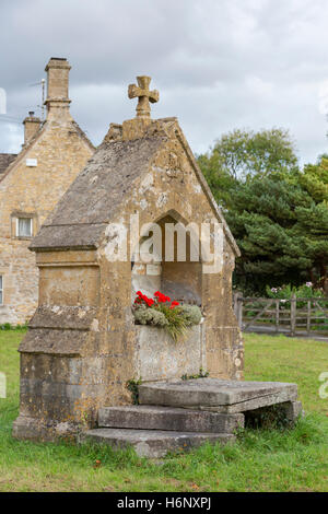 Die malerischen Cotswolds Dorf Wyck Rissington im Herbst, Gloucestershire, England, UK Stockfoto