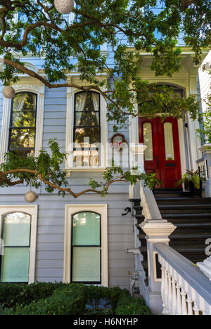 San Francisco, CA, USA, Holzhaus Front, viktorianische Stadthäuser, Cottage Row Garden, in Pacific Heights, alte Häuser Tür Stockfoto