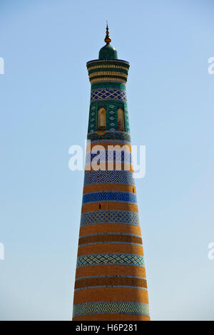 Koranschulen, Minarette, Mausoleen, historische Stätten, Farbe, Basare, Märkte, Chiwa Innenstadt, Xiva Ichon Quala, Seidenstraße, Usbekistan Stockfoto