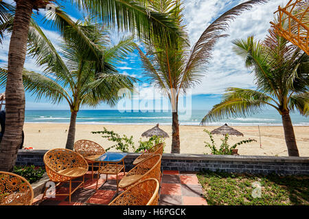 Blick auf den Strand lang Co vom Gebiet des Thanh Tam Resorts. Lang Co., Provinz Thua Thien Hue, Vietnam. Stockfoto