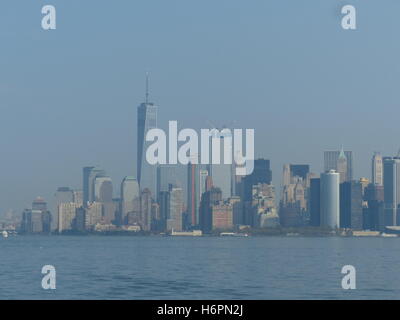 Lower Manhattan, fotografiert von Staten Island Ferry Stockfoto