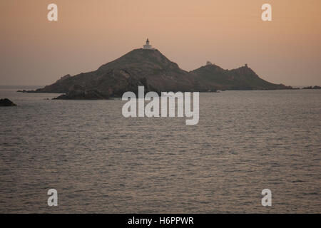 Blick auf den Sonnenuntergang von der Pointe De La Parata, in Ajaccio, Korsika, Frankreich Stockfoto