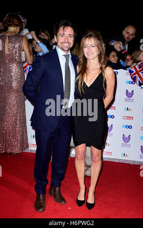 Richard Hammond (links) und Amanda Etheridge Besuch der Stolz von Großbritannien Awards 2016 im Grosvenor House, Park Lane, London. Stockfoto