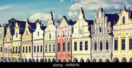 Hauptplatz in Telc mit den berühmten Häusern aus dem 16. Jahrhundert, Tschechien. Architekturszene. UNESCO-Weltkulturerbe. Stockfoto