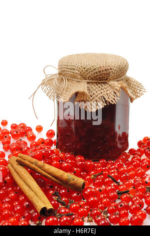 isolierte Beeren Marmelade Beere Johannisbeere rot schließen Stillleben Glas Kelch Becher essen Nahrungsmittel Objekt Gesundheit Makro Nahaufnahme Makro Stockfoto