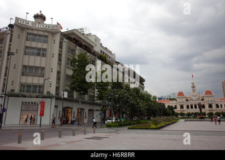 Statue von Ho Chi Minh im Zentrum von Ho-Chi-Minh-Stadt, ehemals Saigon, Vietnam Stockfoto