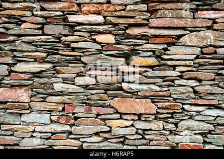 Schiefer Wand des Gebäudes, Keswick, Lake District, Cumbria, England Stockfoto