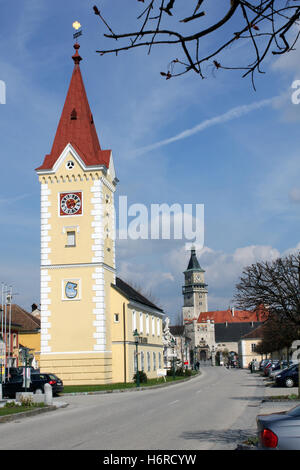 Wallsee (Rathaus und Schloss) Stockfoto