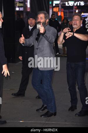 New York, NY, USA. 1. November 2016. Mel Gibson, auf Good Morning America (GMA) unterwegs für Promi-Schnappschüsse - di, New York, NY 1. November 2016. Bildnachweis: Derek Sturm/Everett Collection/Alamy Live-Nachrichten Stockfoto