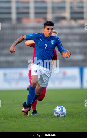 Ravenna, Italien. 31. Oktober 2016. Raoul Bellanova (ITA) Fußball: UEFA European u-17 Meisterschaft 2017 Qualifikationsrunde Gruppe 4 Match zwischen Italien mit 2: 0 Serbien im Stadio Bruno Benelli in Ravenna, Italien. © Maurizio Borsari/AFLO/Alamy Live-Nachrichten Stockfoto