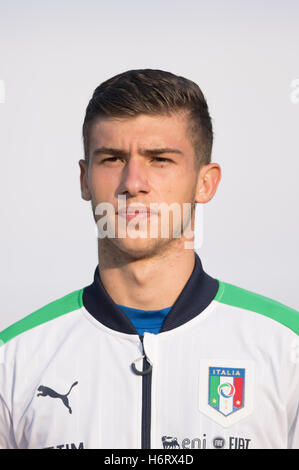 Ravenna, Italien. 31. Oktober 2016. Axel Campeol (ITA) Fußball: UEFA European u-17 Meisterschaft 2017 Qualifikationsrunde Gruppe 4 Match zwischen Italien mit 2: 0 Serbien im Stadio Bruno Benelli in Ravenna, Italien. © Maurizio Borsari/AFLO/Alamy Live-Nachrichten Stockfoto