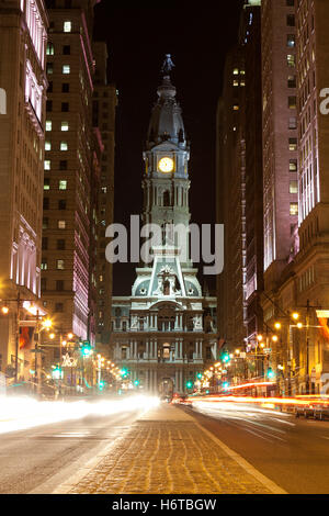 Blaue Halle Turm Reisen Stadt Stadt Metropole moderne moderne Nacht nächtliche Lichter Sonnenuntergang Tourismus Usa Abend Energie macht Stockfoto