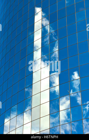 Stadt Stadt Reflexion Usa Skyline Aluminium Aluminium über New York Wolkenkratzer Wolkenkratzer blaue Turm Glas Kelch Becher Stockfoto