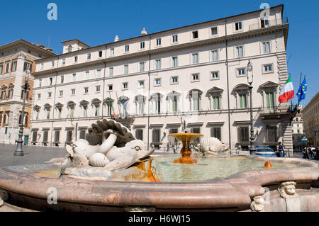 Brunnen auf der Piazza Colonna Quadrat, Rom, Italien, Europa Stockfoto