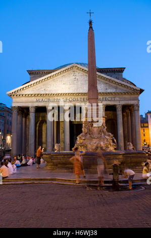 Obelisk und das Pantheon auf der Piazza della Rotonda, Rom, Italien, Europa Stockfoto