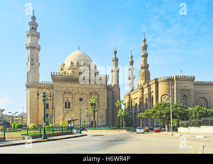 Die Moschee-Madrassa von Sultan Hassan in der Nähe der Saladin-Zitadelle in Kairo, Ägypten. Stockfoto