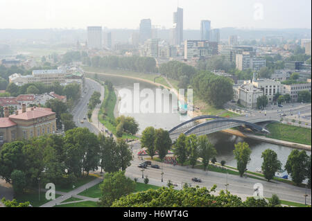 Turm Architekturstadt Stadt moderne moderne Brücke Europas Hauptstadt Anblick Ansicht Outlook Perspektive Vista Panorama Aussichtspunkt Stockfoto