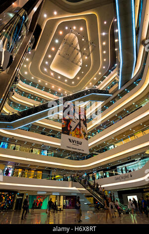 Innere des Times Square Shopping Mall, Causeway Bay, Hong Kong, China. Stockfoto