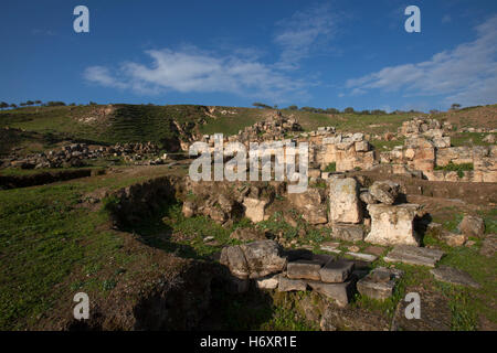 Die archäologische Stätte von Abila Dekapoleos in der Dekapolis, eine antike römische Stadt und christlicher Bischofssitz nordöstlich von Irbid, Jordanien. Stockfoto