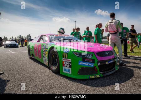 Adria, Rovigo, Italien - 17. September 2016: EuroKart Racing Team, angetrieben von Monforte Simone, beim Rennen in der Nascar Whelen Stockfoto