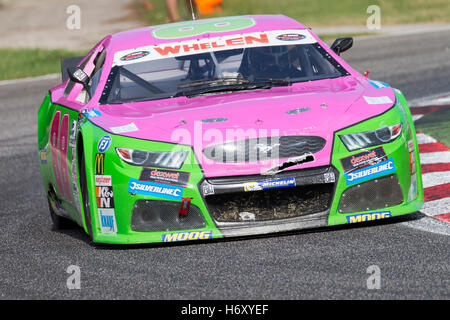 Adria, Rovigo, Italien - 17. September 2016: EuroKart Racing Team, angetrieben von Monforte Simone, beim Rennen in der Nascar Whelen Stockfoto