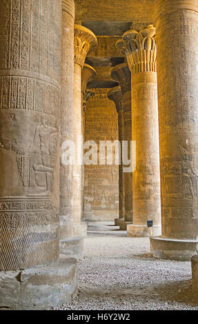 Der beste Weg, um die alten ägyptischen Stimmung zu genießen ist der Besuch der Tempel des Chnum in Esna Stockfoto