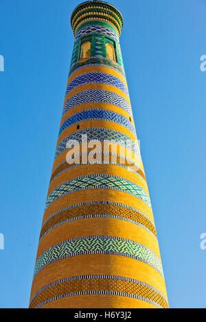 Koranschulen, Minarette, Mausoleen, historische Stätten, Farbe, Basare, Märkte, Chiwa Innenstadt, Xiva Ichon Quala, Seidenstraße, Usbekistan Stockfoto