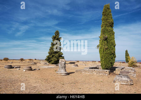 Ruinen der alten römischen Kolonie Clunia Sulpicia in Burgos, Spanien. Stockfoto