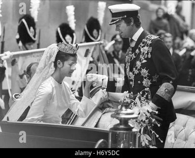 ROYAL WEDDING Beetwen der schwedischen König Carl XVI Gustav und Fräulein Silvia Sommerlath in der Kathedrale von Stockholm 1976. Stockfoto