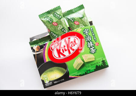 Schmiegen sich japanische Produkt Kitkat in grüner Tee Aroma, Geschmack. Stockfoto