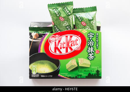 Schmiegen sich japanische Produkt Kitkat in grüner Tee Aroma, Geschmack. Stockfoto