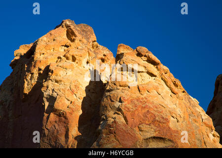 Aufschlüsse in Juniper Gulch, Waben Wildnis Untersuchungsgebiet, Leslie Gulch Bereich der kritischen Umwelt Sorge, Oregon Stockfoto