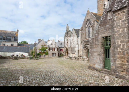 Das Kloster Kirche Notre-Dame de Roscudon in Pont-Croix, einer Gemeinde im Departement Finistere in Brittany, Frankreich Stockfoto