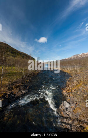 Lofoten, Norwegen. Sandemarka Landschaft und Wege, wo traditionelle indigene Sami Menschen einst lebten vom Land. Stockfoto