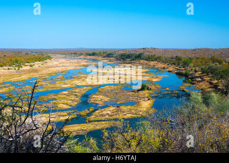 Olifants River, malerische und bunte Landschaft mit wilden Tieren im Kruger National Park, berühmt Reiseziel in South Afri Stockfoto