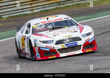 Adria, Rovigo, Italien - 17. September 2016: Dexwet Renauer Team, angetrieben von Brutto Peter beim Rennen in der Nascar Whelen Euro Stockfoto
