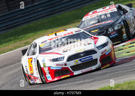 Adria, Rovigo, Italien - 17. September 2016: Dexwet Renauer Team, angetrieben von Brutto Peter beim Rennen in der Nascar Whelen Euro Stockfoto
