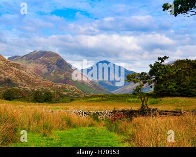 Yewbarrow und großen Giebel von Nether Wasdale, Lake District Stockfoto