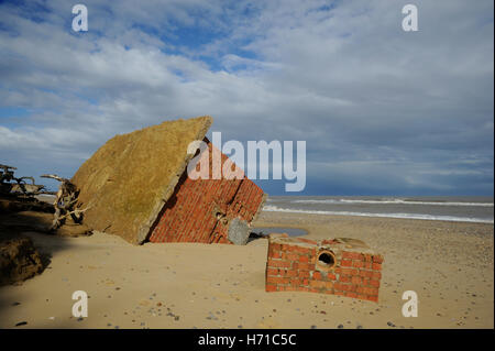 Bunker am Strand von Covehithe Stockfoto