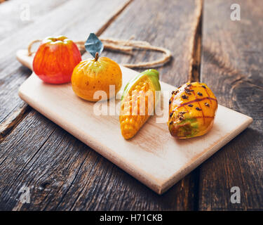 Typisch sizilianische Gebäck - Marzipan-Obst - Frutta di martorana Stockfoto