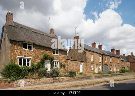 Wohn Häuser im Dorf Adderbury, North Oxfordshire, England, Vereinigtes Königreich Stockfoto