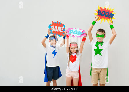 Superhelden-Kinder Kostüm Bubble Comic-Konzept Stockfoto