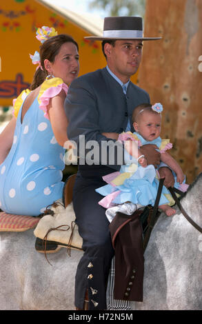 Szene bei einem traditionellen spanischen Feria-Festival in der andalusischen Stadt Utrera, Spanien, Europa Stockfoto