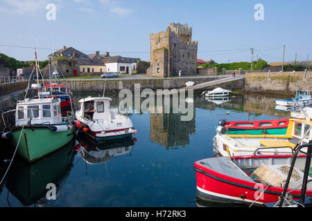 Slade Schloss und Hafen, Halbinsel Hook, County Wexford, Irland. Stockfoto