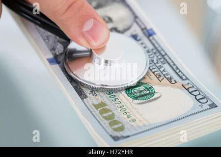 Arzt Arzt Arzt medizinische Praktiker Anmerkung Memo Dollar Dollar finger Tool medizinisch medizinische Lifestyle-Modell-design Stockfoto