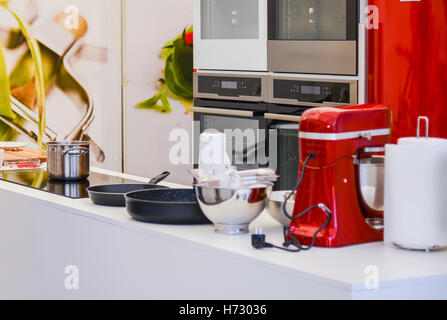 Menschen Menschen Menschen folk Personen menschlicher Mensch essen Nahrungsmittel architektonische Gebäude Detail Haushalt Interieur Stockfoto