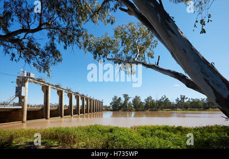 Balonne River und Jack Taylor Wehr im St George, Queensland, Australien. Stockfoto