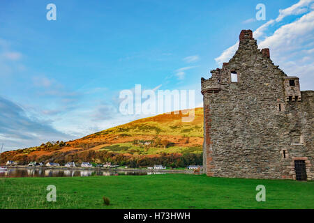 Lochranza Castle am Dorf von Lochranza an der Nordküste von der Isle of Arran, Schottland Stockfoto